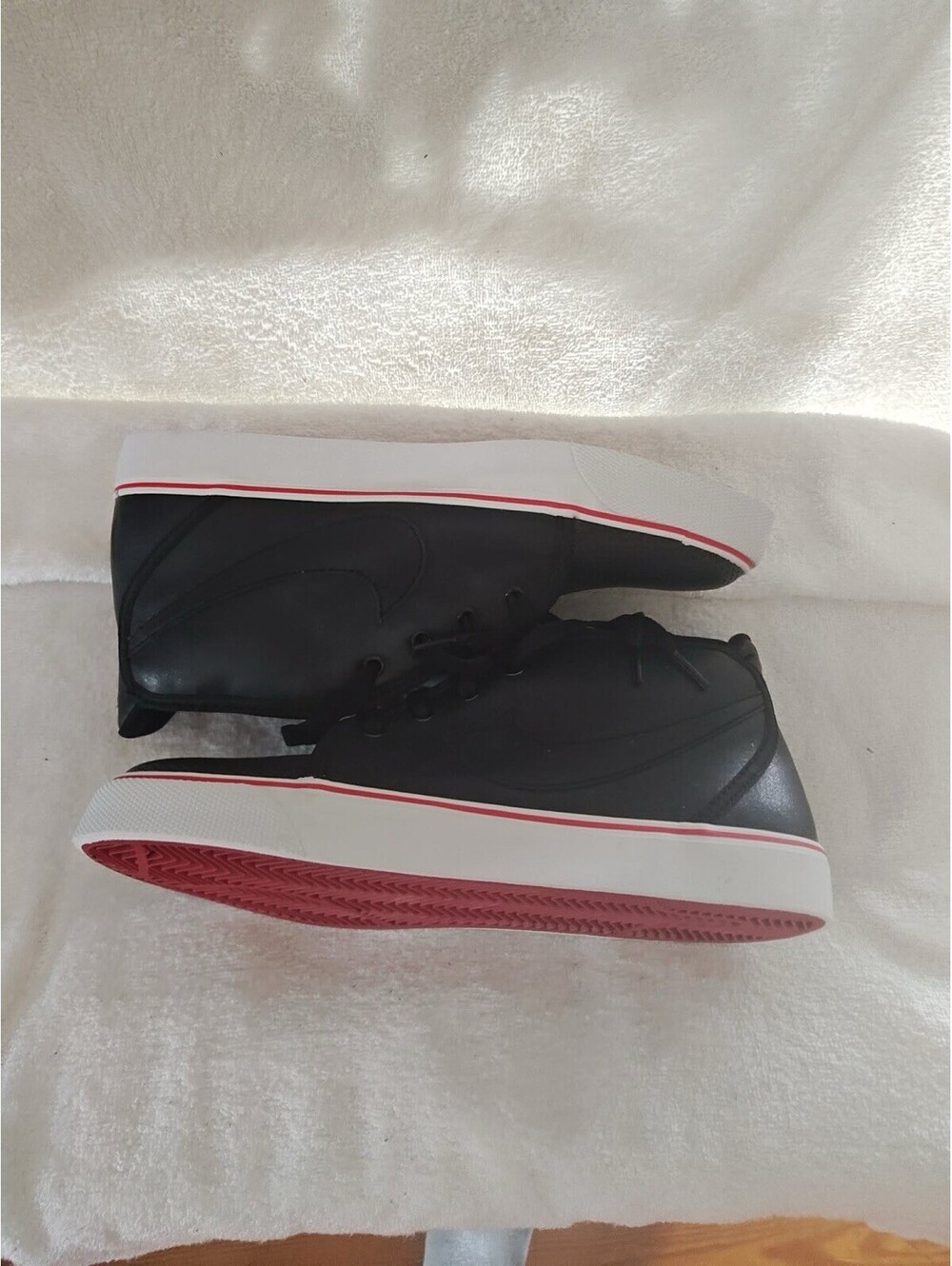 NEW 385444-014 Nike Toki Black / Black-Varsity Red-White SHOES  MEN  Size  9